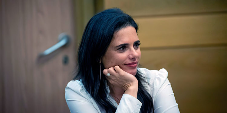 Ayelet Shaked: Sigo siendo fiel a mis creencias