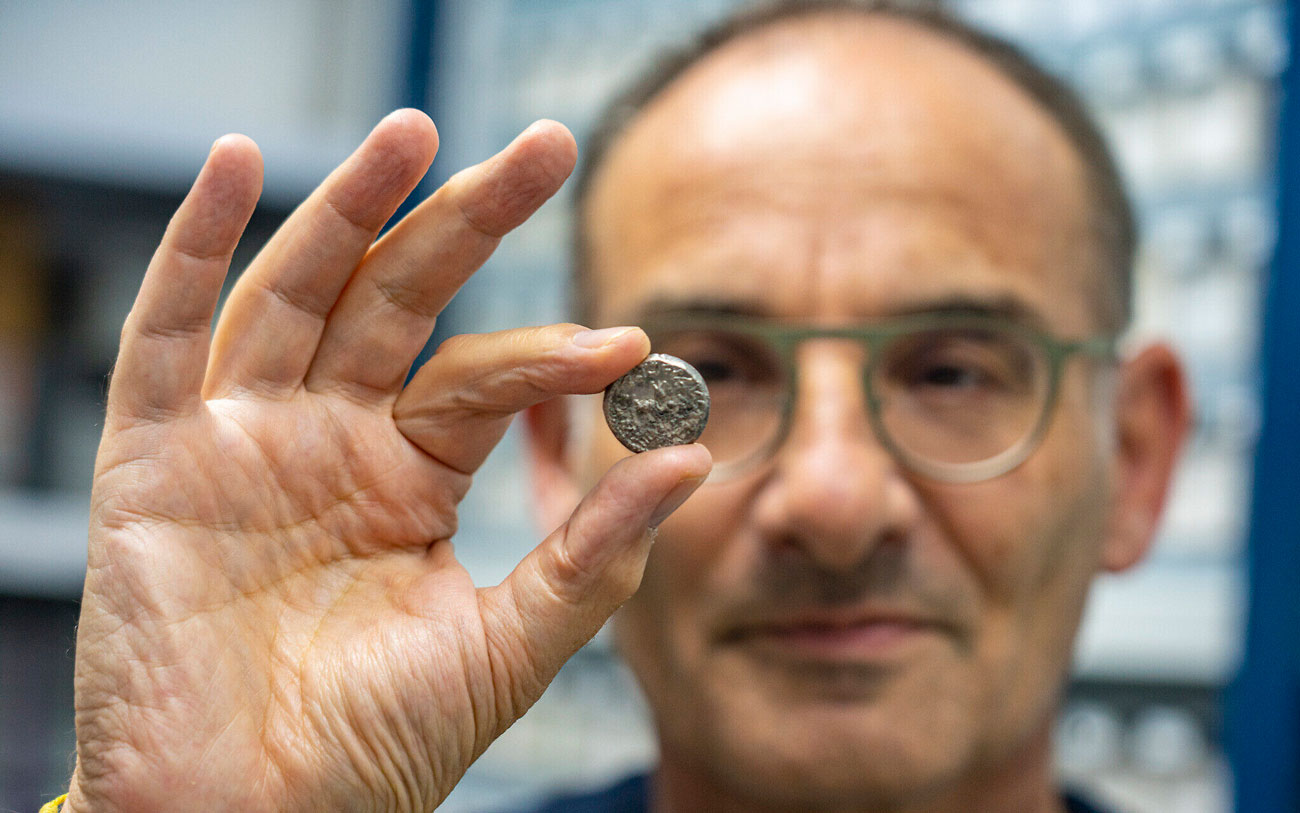 Moneda de plata de hace 2 mil años pudo haber sido acuñada en el Monte del Templo