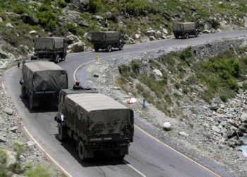 India prepara sus tropas para otro duro invierno en la frontera con China