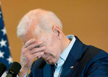 El índice de aprobación de Biden cae al 38%