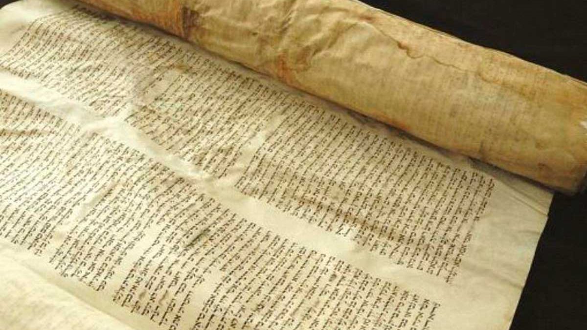 Manuscritos judíos de 1.000 años de antigüedad grabados en oro incautados en Turquía