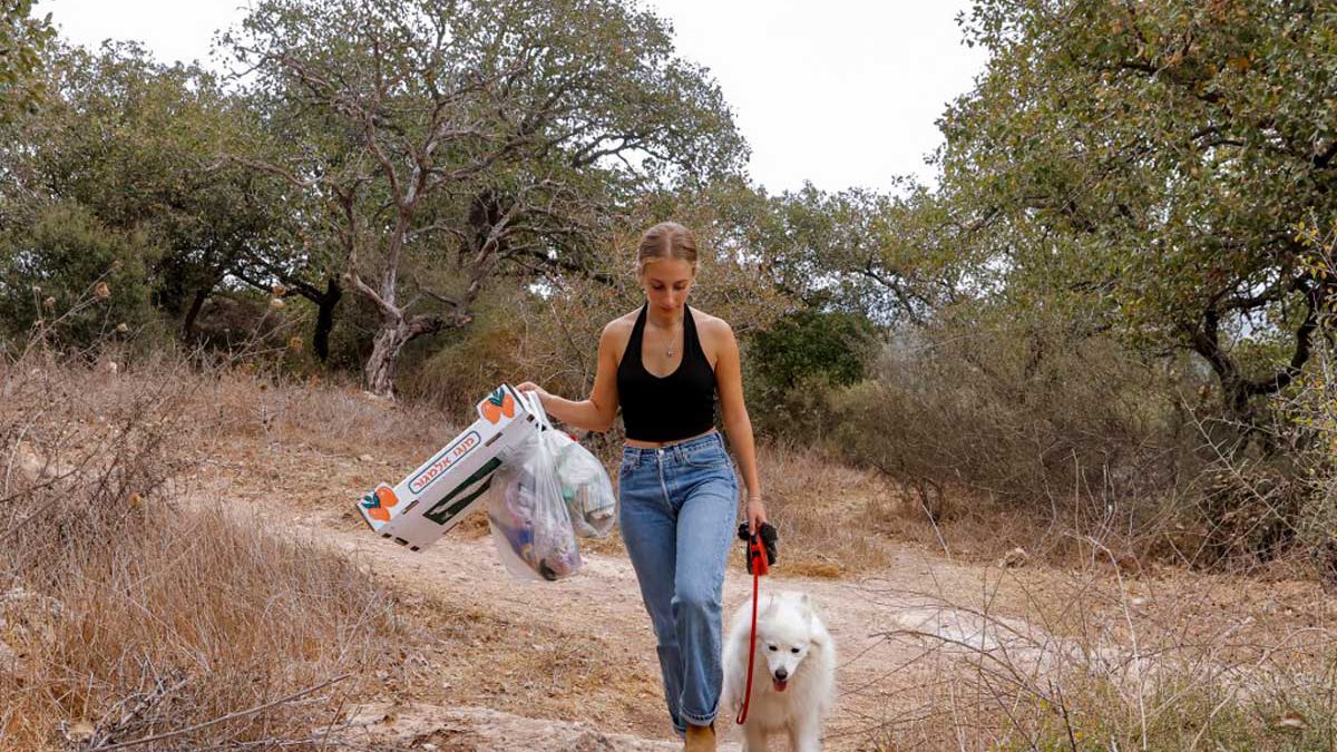 Una startup israelí entrega monedas virtuales por recoger la basura