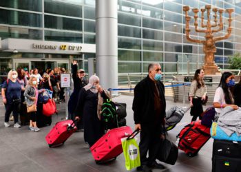 Israel permitirá la entrada de turistas sin la tercera dosis de la vacuna contra el COVID