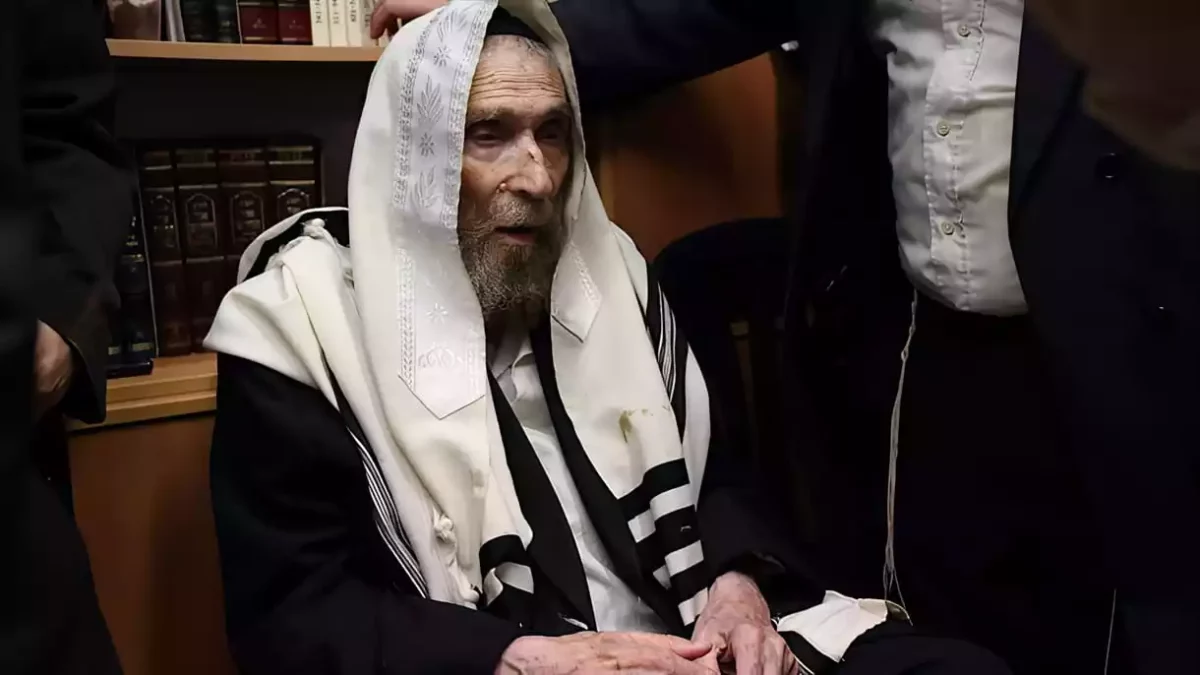 Vándalos pintan con spray la tumba de un legendario rabino haredi