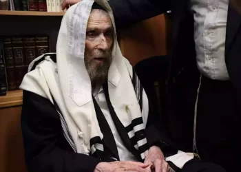 Vándalos pintan con spray la tumba de un legendario rabino haredi