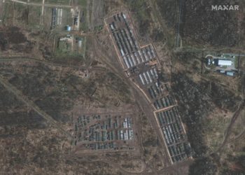 Movimientos de tropas rusas muestran que es posible un conflicto más amplio con Ucrania