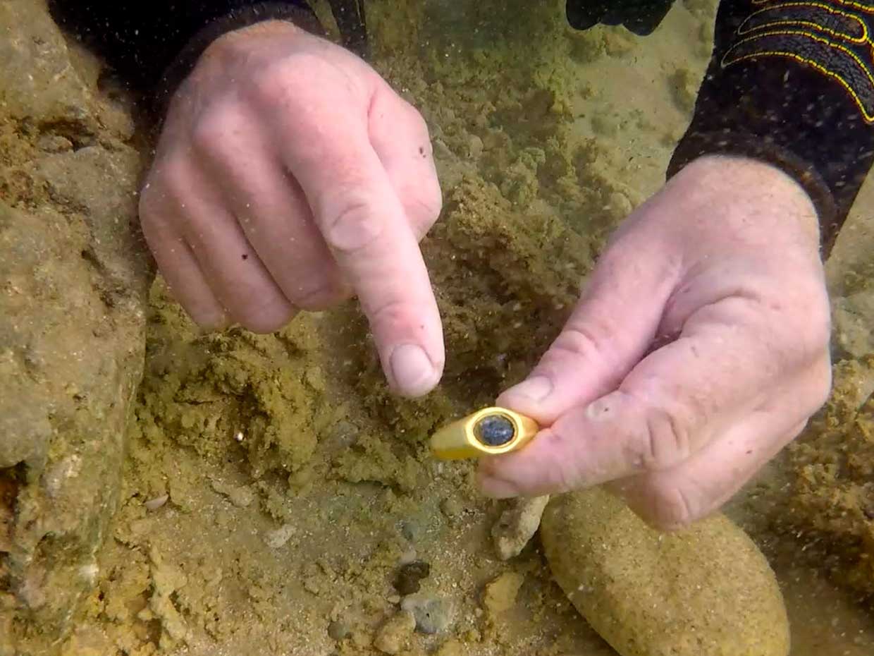 Tesoro submarino: Hallan monedas de 1.700 años de antigüedad en Cesarea