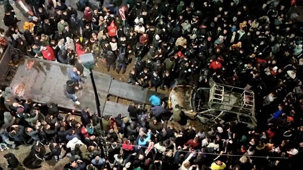 Dos israelíes son atacados por una multitud de árabes en el centro de Ramala