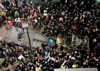 Dos israelíes son atacados por una multitud de árabes en el centro de Ramala