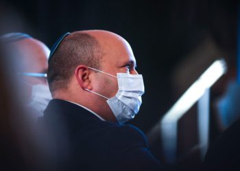 Primer ministro israelí da negativo a COVID pero permanecerá aislado por precaución