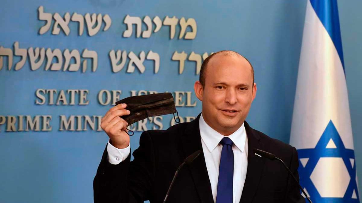 Bennett tuvo contacto con un paciente de COVID en un vuelo procedente de los EAU