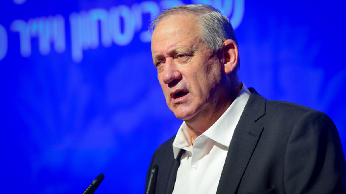Gantz hace concesiones a la Autoridad Palestina sin exigir nada a cambio