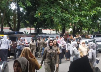 Indonesia levanta la alerta de tsunami tras un poderoso sismo de 7,3 grados
