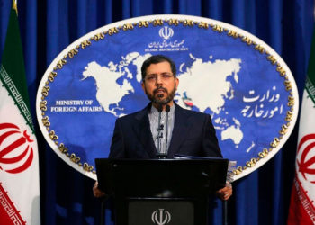Irán responde airadamente después que Israel pidiera suspender las conversaciones nucleares
