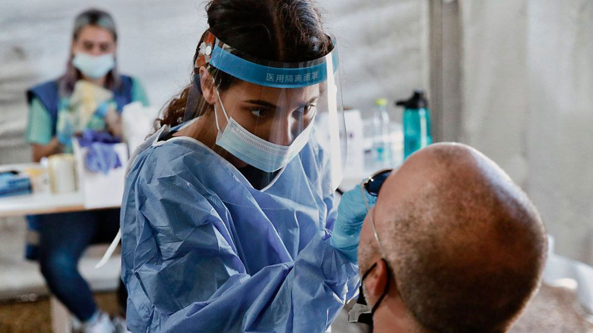 Israel registra el mayor número de casos diarios de COVID en dos meses