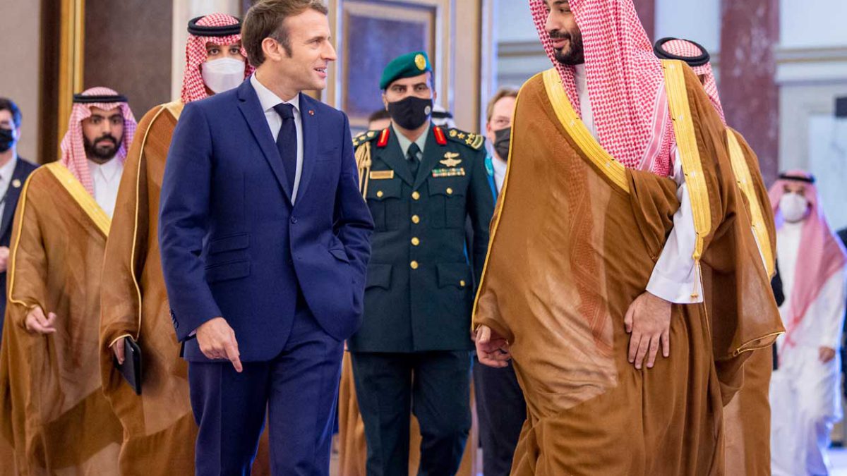 Macron visita Arabia Saudita para hablar sobre la estabilidad regional