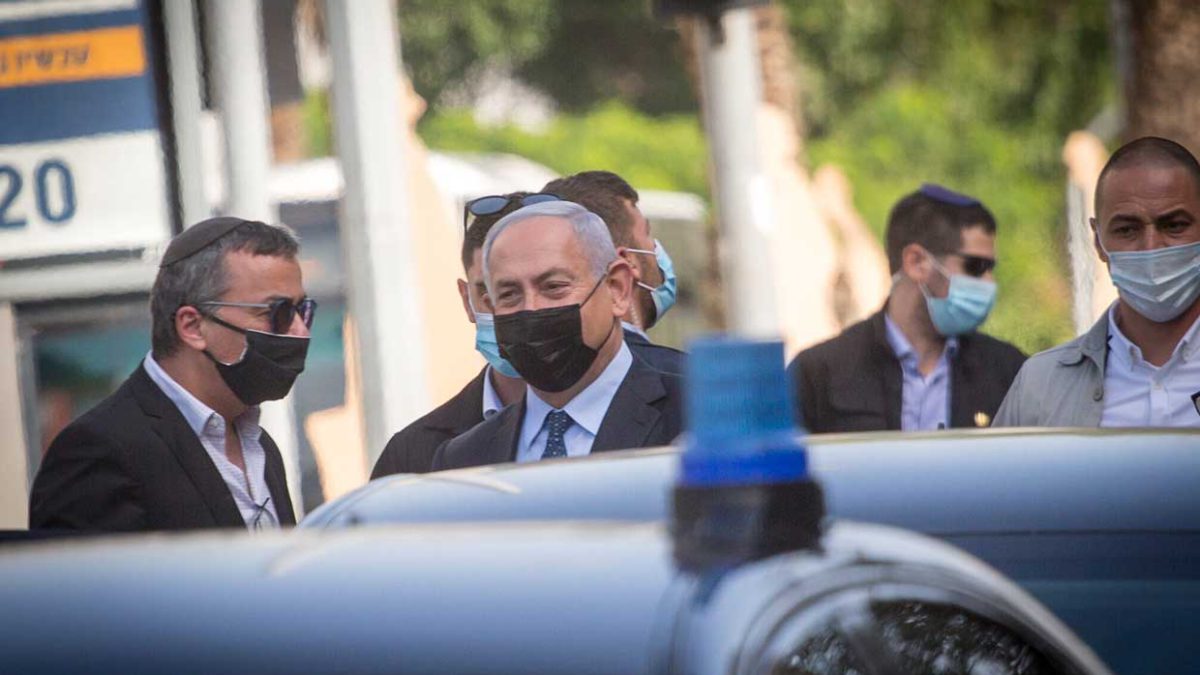 El comité ministerial retira la seguridad y los chóferes a la familia de Netanyahu
