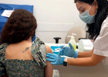 Las vacunas contra el COVID no causan infertilidad: estudio israelí