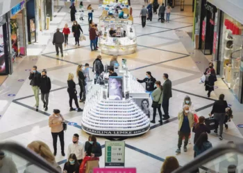 Gobierno de Israel propone obligación del “brazalete COVID” para entrar a centros comerciales