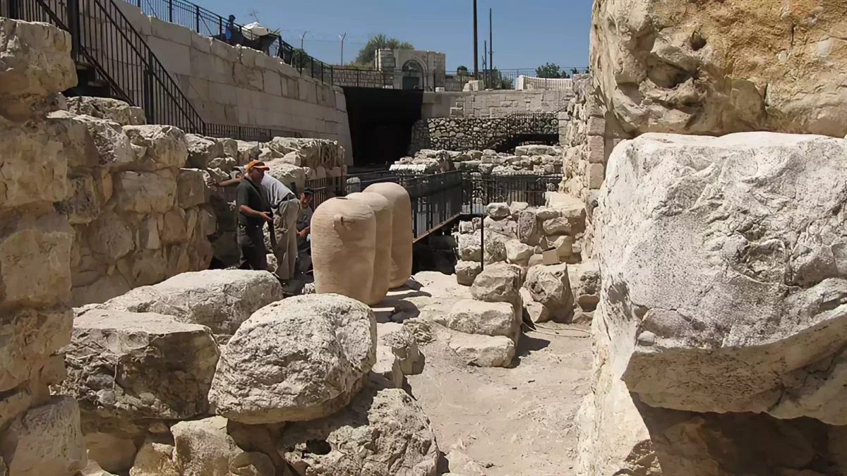 Cuevas funerarias de la época del Segundo Templo totalmente abandonadas