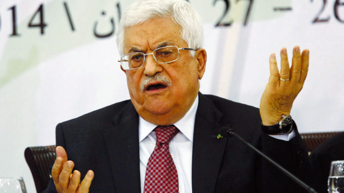 Abbas se reúne con Gantz un día y golpea a Israel al siguiente