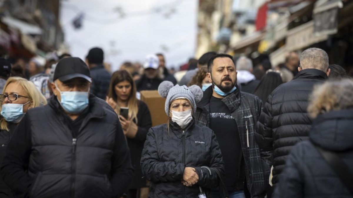 Israel registró medio millón de nuevos casos de COVID en una semana