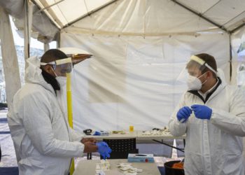 Israel registras más de 71 mil nuevos casos diarios de COVID
