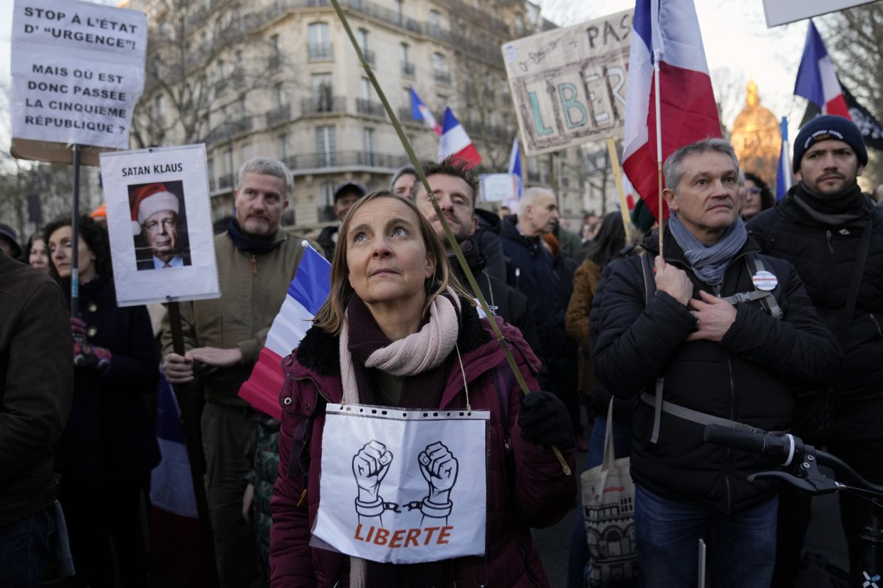 Macron utiliza un término vulgar para referirse a los no vacunados