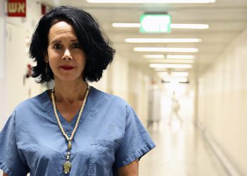 Profesora del hospital de Tel Aviv: Es hora de reevaluar la "cuarentenomanía"