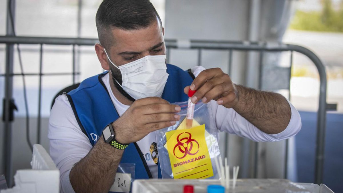 1.263 casos graves de COVID en Israel: nuevo récord