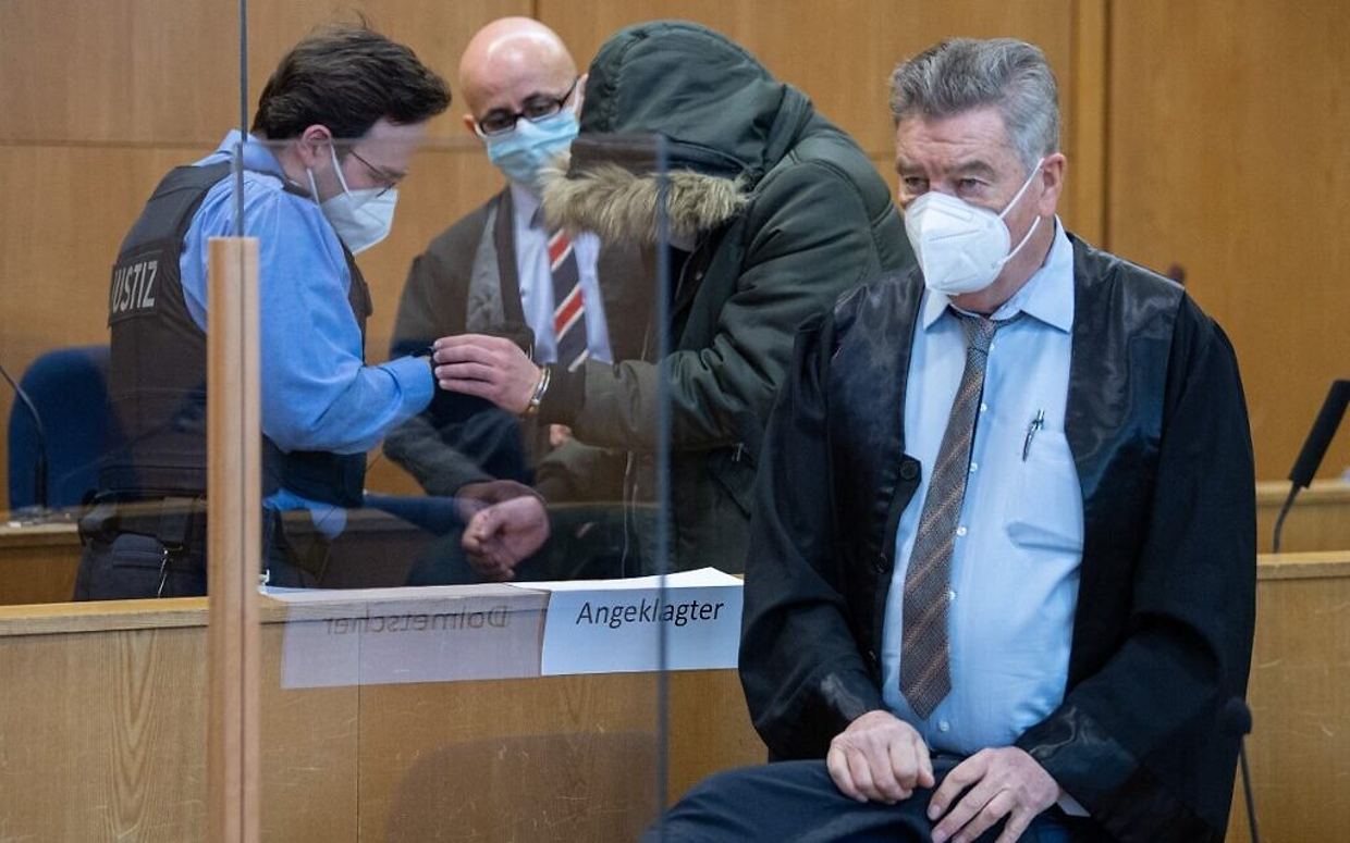 Alemania juzga a un médico sirio por crímenes contra la humanidad