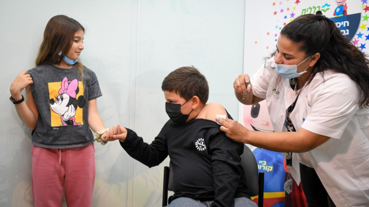 Israel vacunará con dosis de refuerzo a niños en riesgo de 5 a 11 años