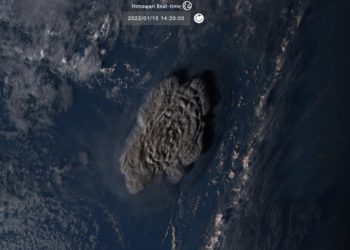 Disminuye la amenaza de tsunami en el Pacífico tras la erupción de un enorme volcán