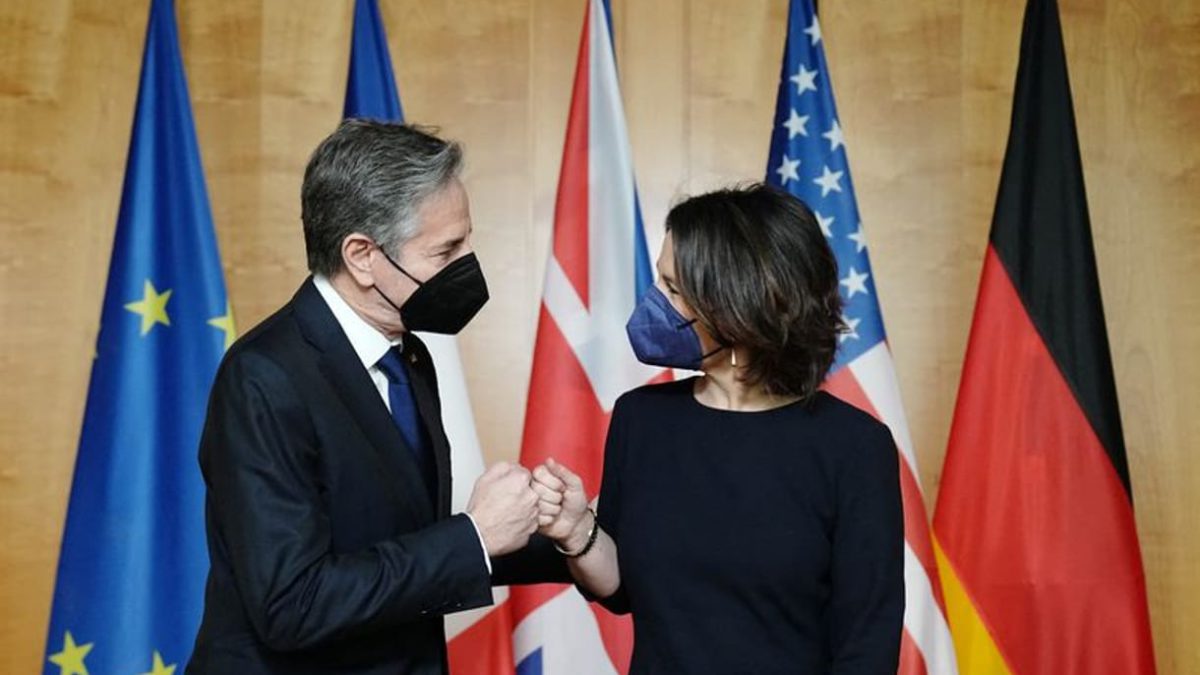 Europa amenaza con sanciones "masivas" a Rusia si ataca a Ucrania