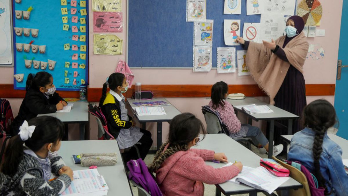 La Autoridad Palestina promueve el contenido antisemita en sus libros escolares