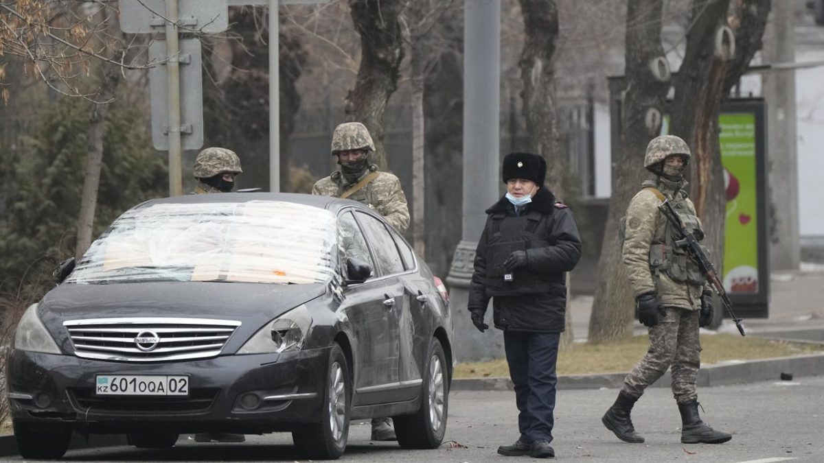 Casi 8.000 detenidos en Kazajistán mientras se reprimen las violentas protestas