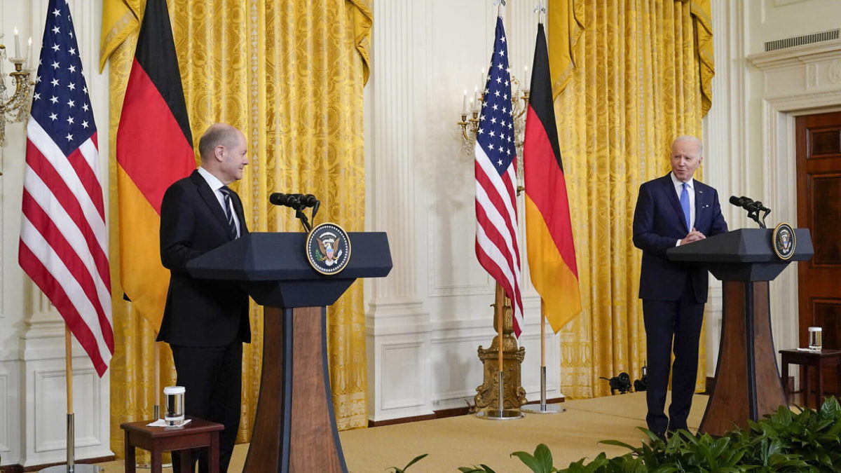 Biden amenaza con bloquear el gasoducto si Rusia invade Ucrania