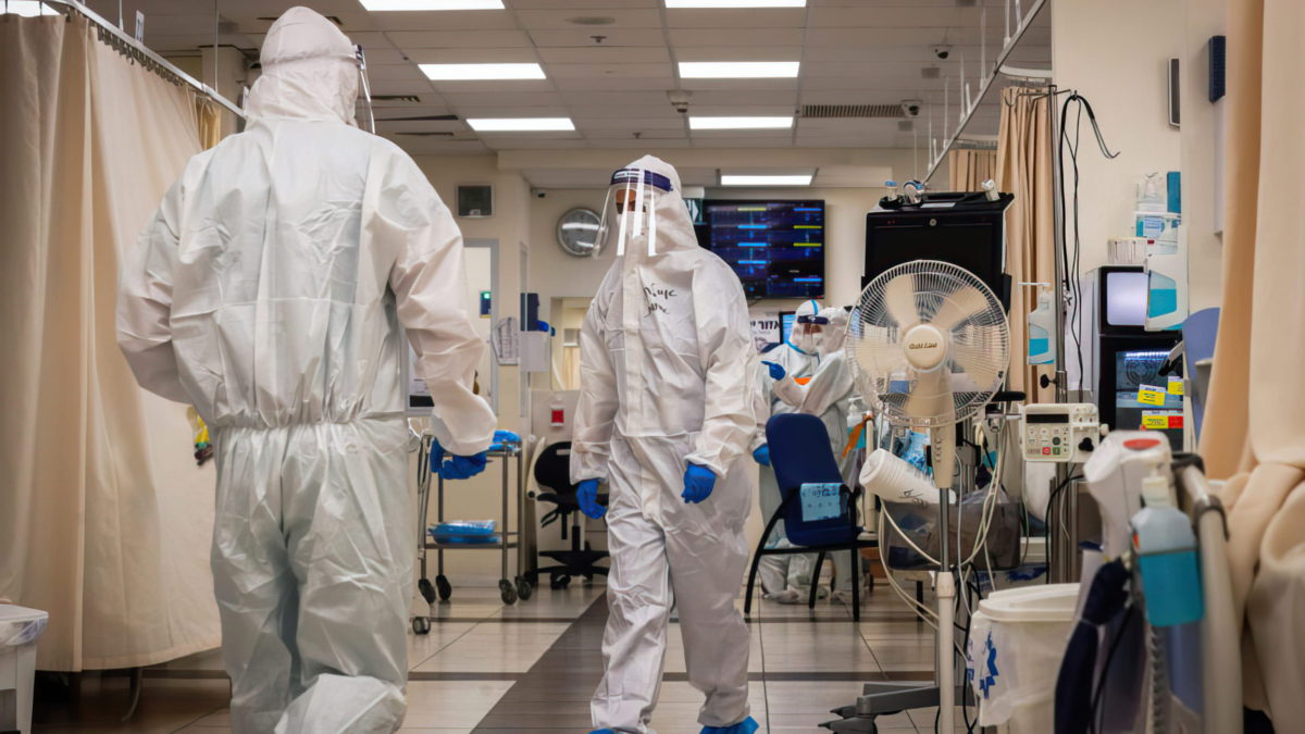 Los casos de COVID grave en Israel descienden