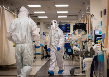 Los casos de COVID grave en Israel descienden