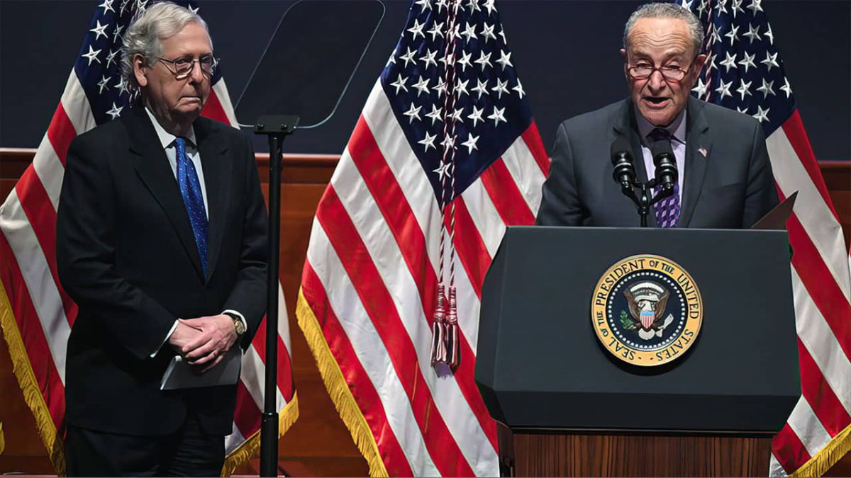 El senador Chuck Schumer recita la oración del "Shema" en el Desayuno Nacional de Oración