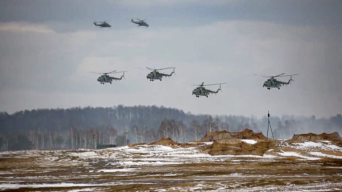 Rusia retira algunas fuerzas de la frontera con Ucrania