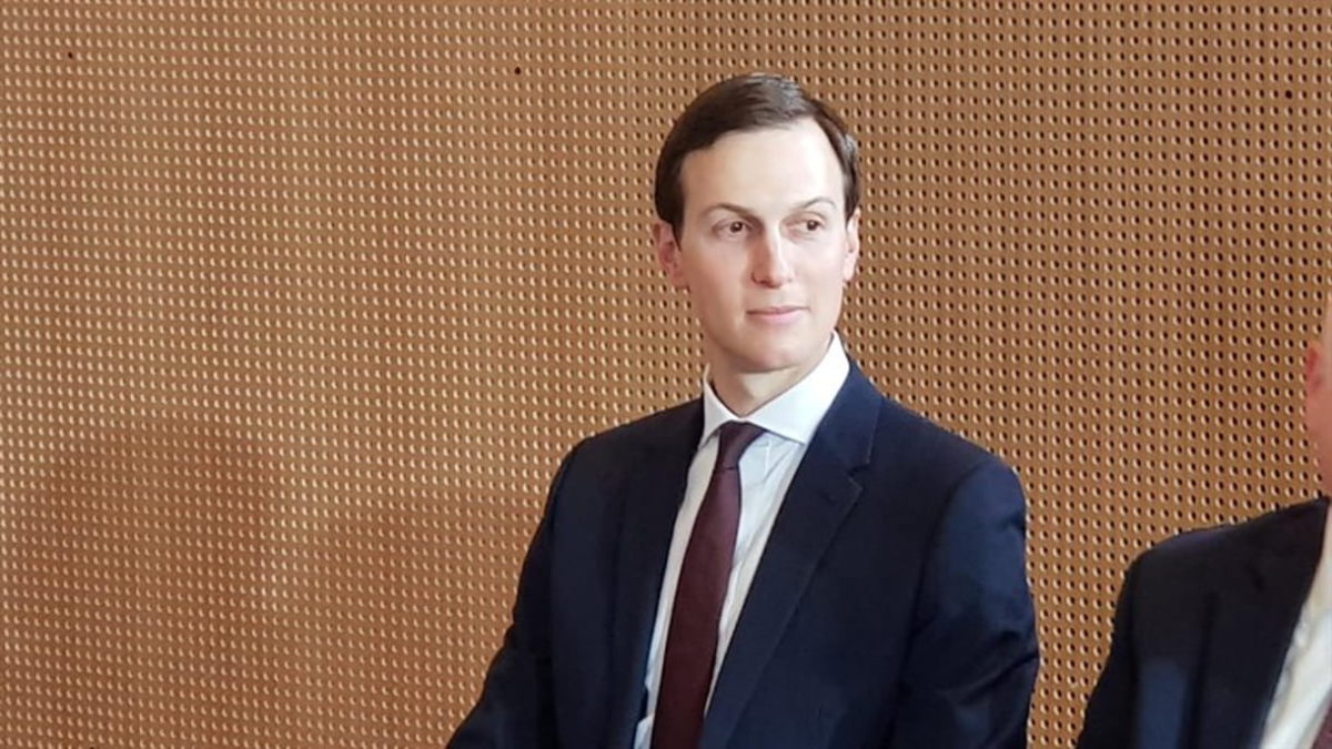 Jared Kushner se reunió con el príncipe heredero saudí durante su gira