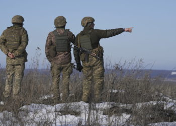 Ucrania y los rebeldes apoyados por Rusia intercambian acusaciones de bombardeos