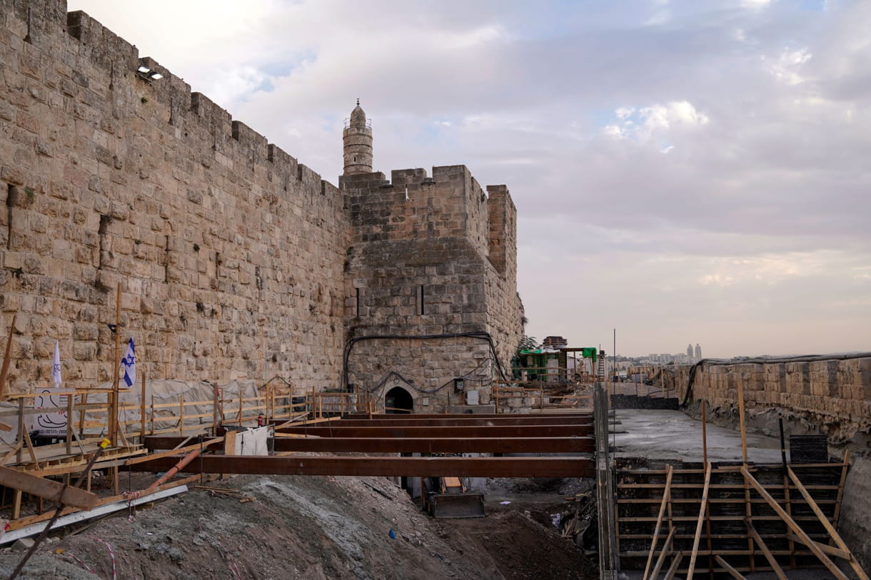 El emplazamiento del nuevo pabellón de entrada de Patrick y Lina Drahi en el Museo de la Torre de David (por cortesía de Ricky Rachman)