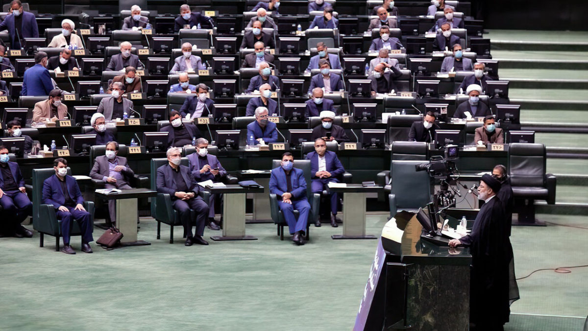 Legisladores iraníes ponen condiciones para aceptar el nuevo acuerdo nuclear