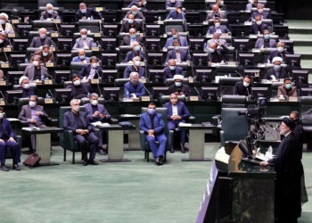 Legisladores iraníes ponen condiciones para aceptar el nuevo acuerdo nuclear