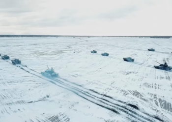 Funcionario de EE. UU.: Rusia añade 7.000 soldados más cerca de la frontera con Ucrania