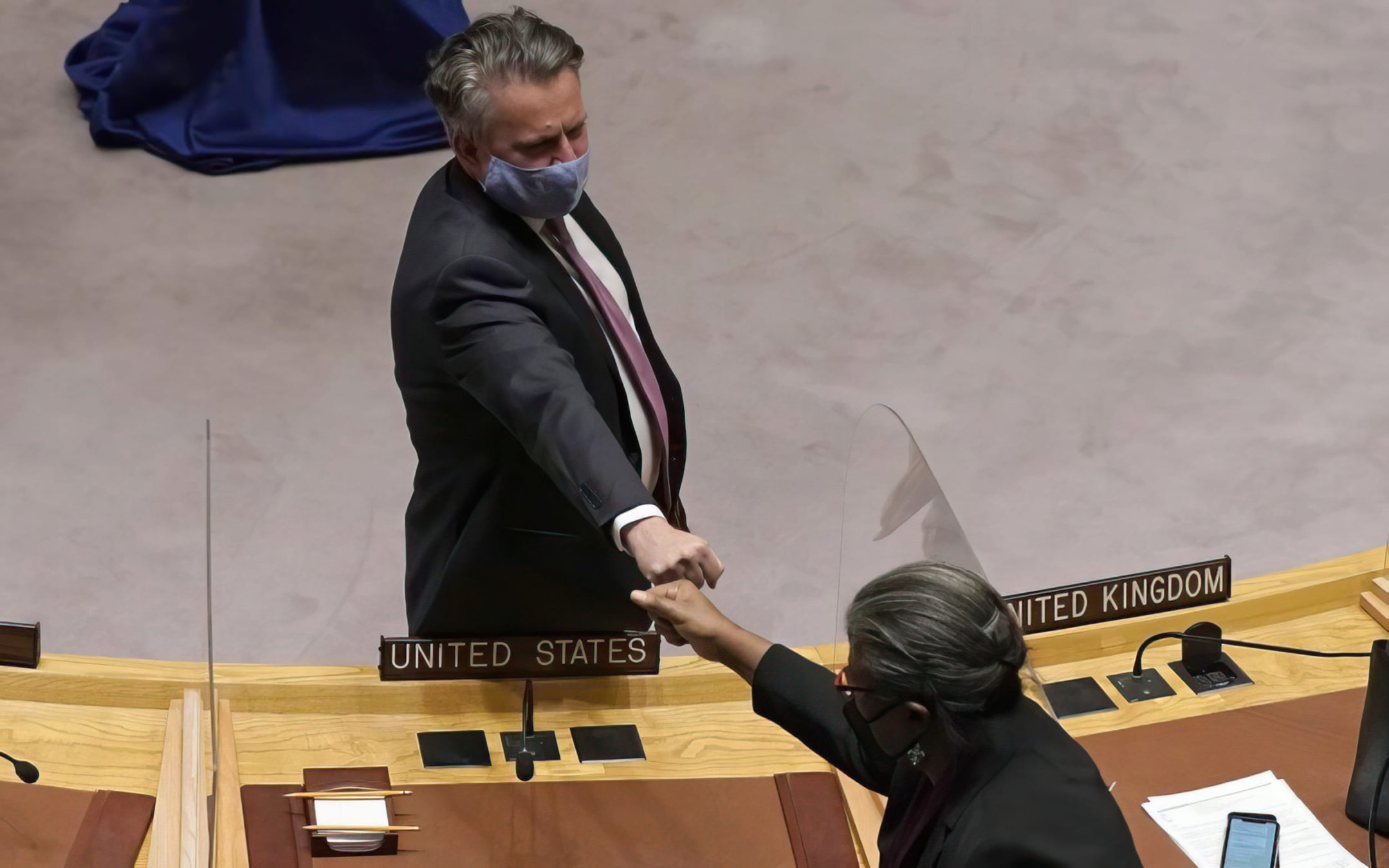 Estados Unidos, Reino Unido y la UE impondrán sanciones a Rusia tras el envío de tropas a Ucrania