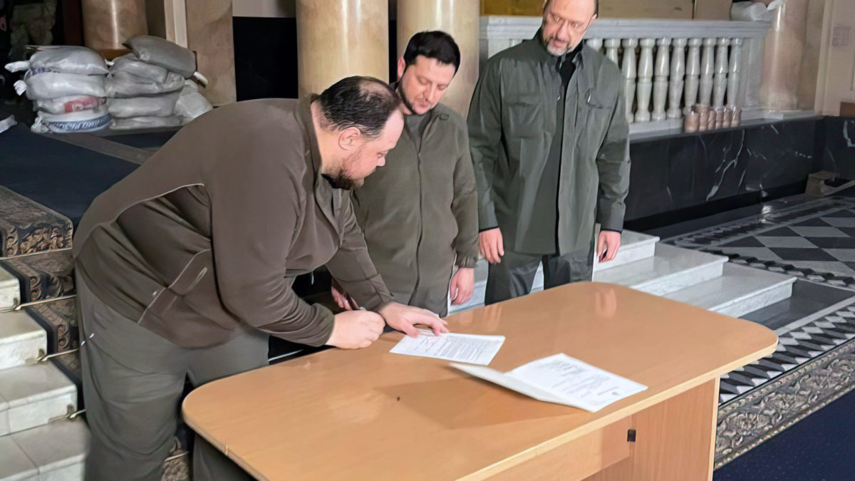 Zelensky firma la solicitud de adhesión de Ucrania a la Unión Europea