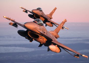 Estas fotos de los F-16 de la OTAN patrullando sobre el Báltico son impresionantes